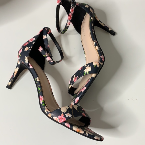 Women’s heels - Picture 2 of 6